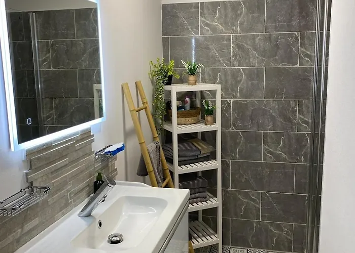 Holiday home Maison T4 Dans Ancien Corps De Ferme Avec *